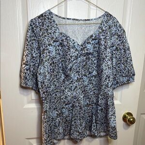 Women’s floral top
